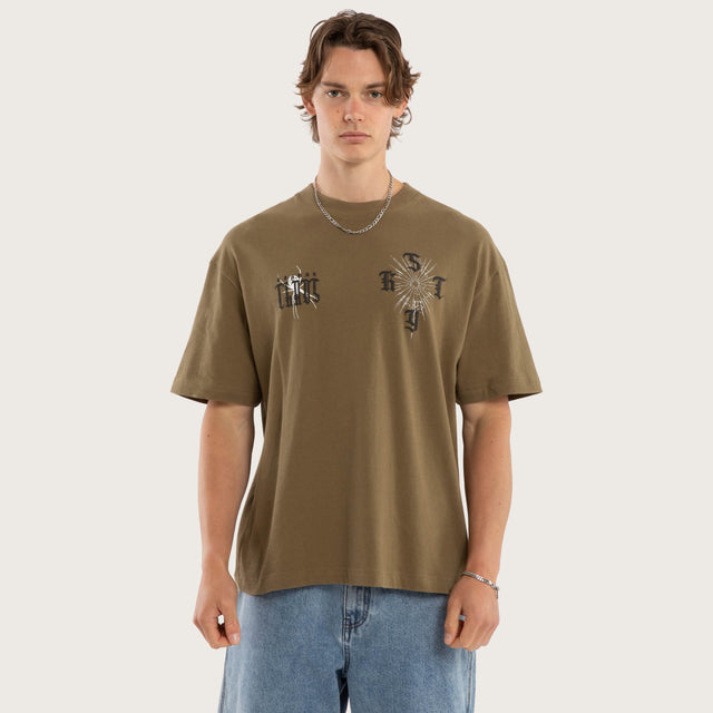 Model wears Anointed Box Fit Tee Military Green T-Shirts in Green - Image 3