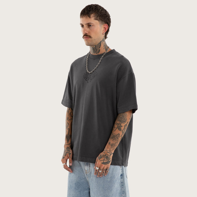 Model wears Crossfade Loopback Street Tee Pigment Grey T-Shirts in Grey - Image 4