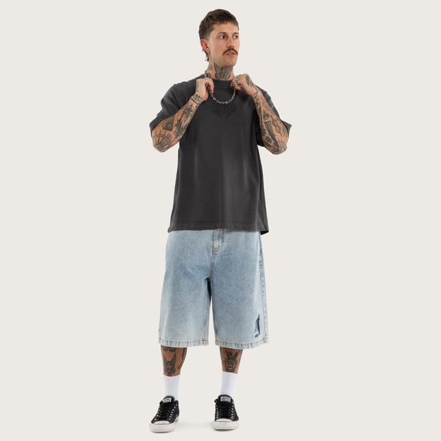 Model wears Crossfade Loopback Street Tee Pigment Grey T-Shirts in Grey - Image 2