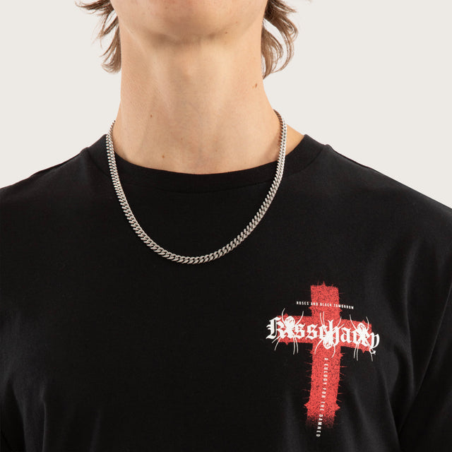 Model wears Thunder Curved Hem Tee Jet Black T-Shirts in Black - Image 3