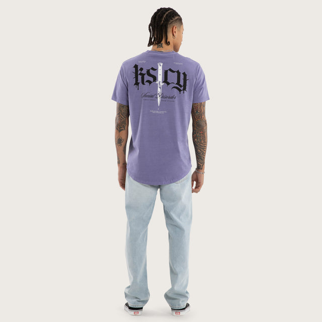 Model wears Virtue Dual Curved Tee Pigment Daybreak T-Shirts Purple – image 2
