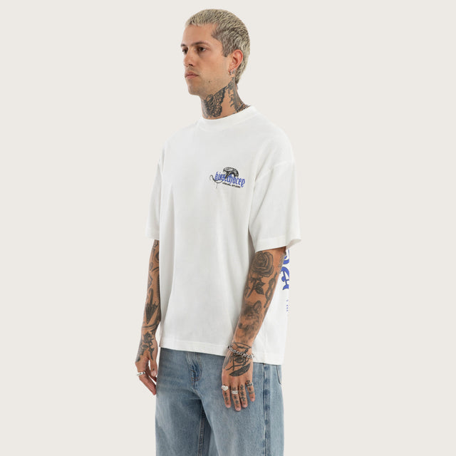 Model wears Cobra Street Tee Natural White T-Shirts White – image 4