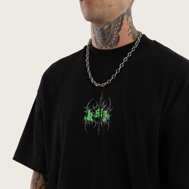Model wears Sawtooth Street Tee Jet Black T-Shirts Black – image 4