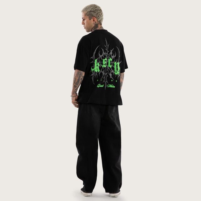 Model wears Sawtooth Street Tee Jet Black T-Shirts Black – image 5