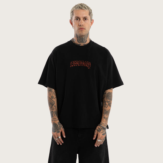 Model wears Overdrive Batwing Tee Jet Black T-Shirts Black – image 3