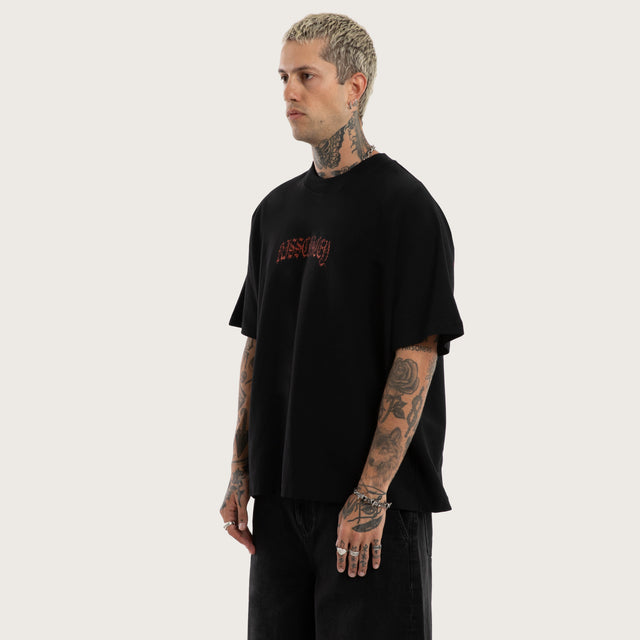 Model wears Overdrive Batwing Tee Jet Black T-Shirts Black – image 4