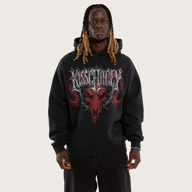 Model wears Scratch Oversized Hoodie Pigment Anthracite Hoodies Black – image 2