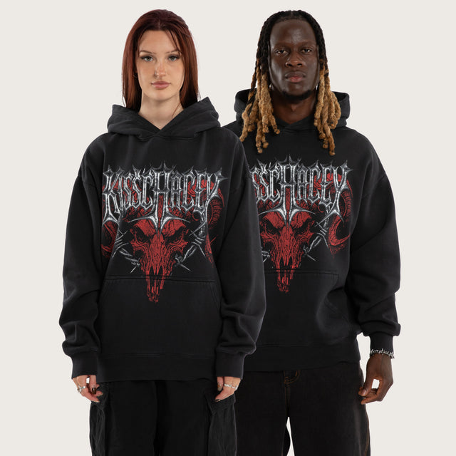 Model wears Scratch Oversized Hoodie Pigment Anthracite Hoodies Black – image 1