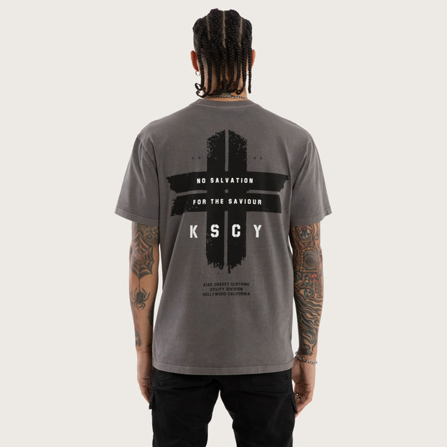 Model wears Endeavour Relaxed Tee Pigment Grey T-Shirts in Grey - Image 1