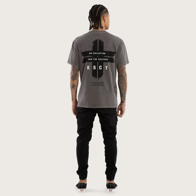 Model wears Endeavour Relaxed Tee Pigment Grey T-Shirts in Grey - Image 5