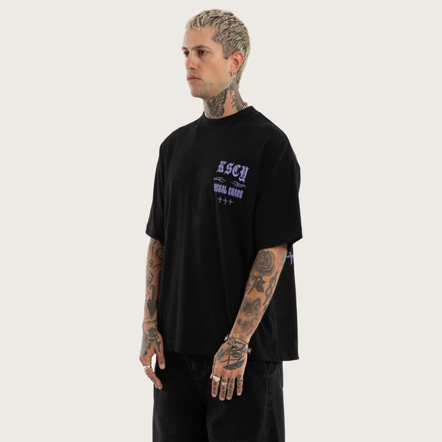 Model wears Mamba Box Fit Tee Black T-Shirts in Black - Image 4