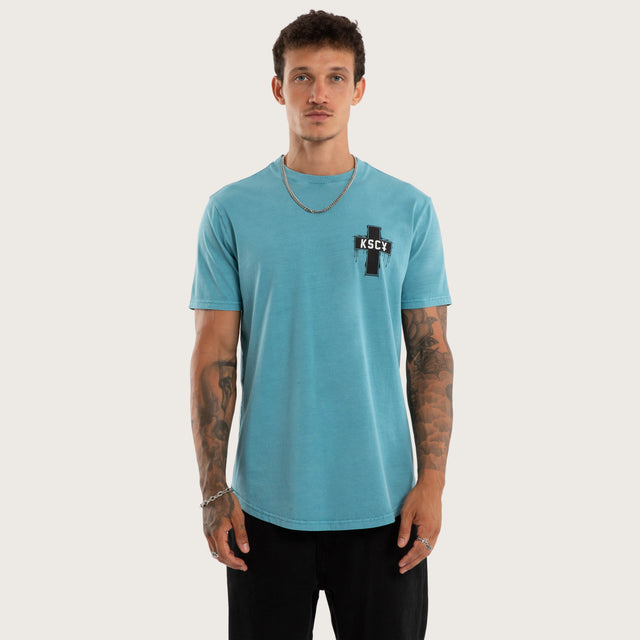 Model wears Ritualistic Dual Curved Tee Pigment Cameo T-Shirts Grey – image 2