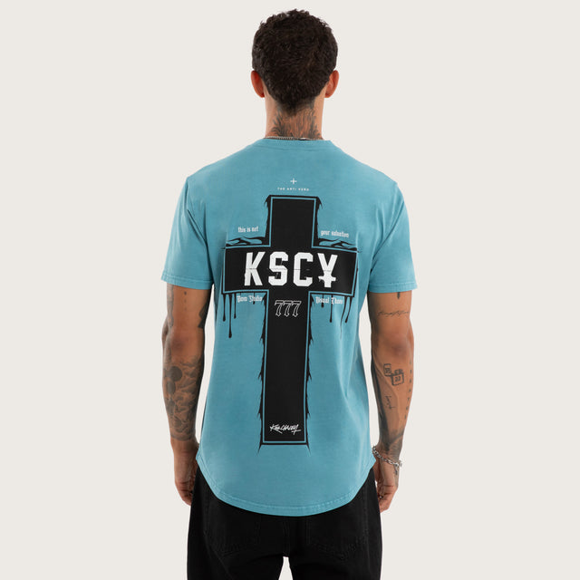 Model wears Ritualistic Dual Curved Tee Pigment Cameo T-Shirts Grey – image 1