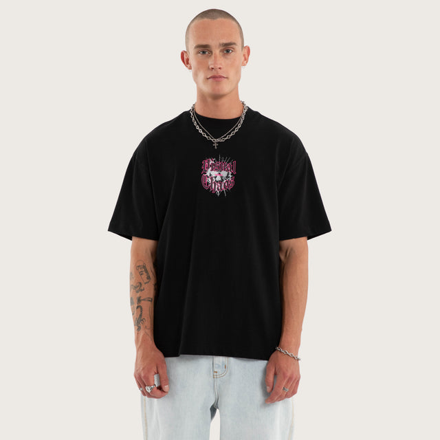 Model wears Choral Street Tee Jet Black T-Shirts Black – image 6