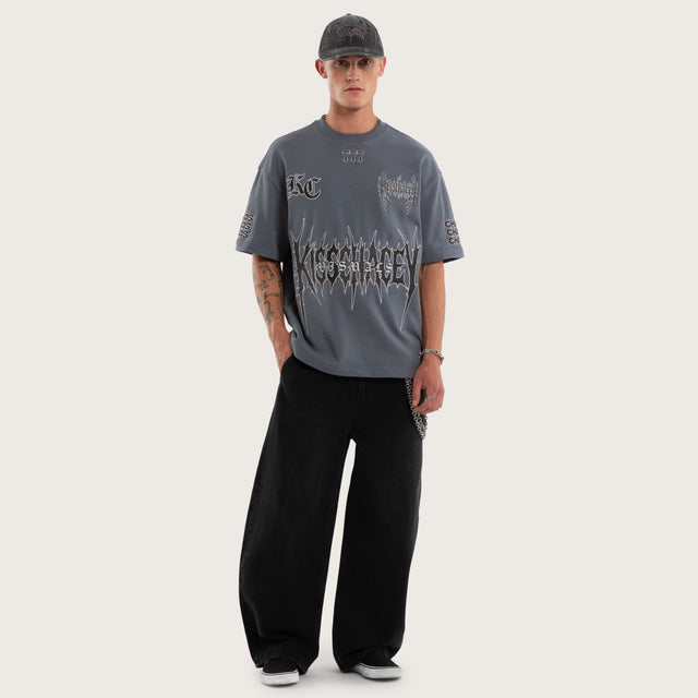 Model wears Abrasion Loopback Street Tee Stormy Weather T-Shirts Grey – image 5
