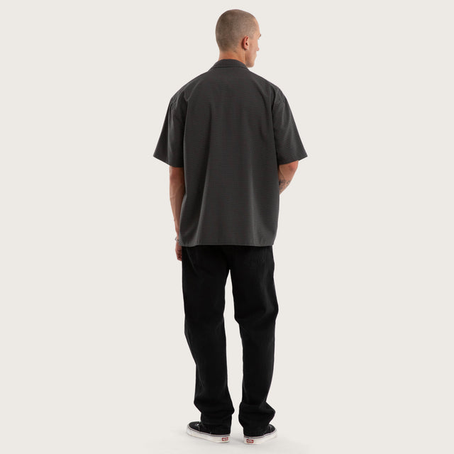 Model wears Pulse SS Shirt Grey Check Short Sleeve Shirts Grey – image 4