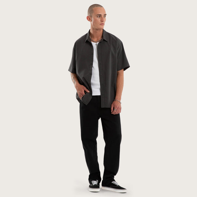 Model wears Pulse SS Shirt Grey Check Short Sleeve Shirts Grey – image 5