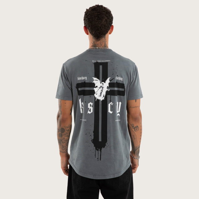 Model wears Ethereal Dual Curved Tee Pigment Dark Slate T-Shirts Grey – image 1
