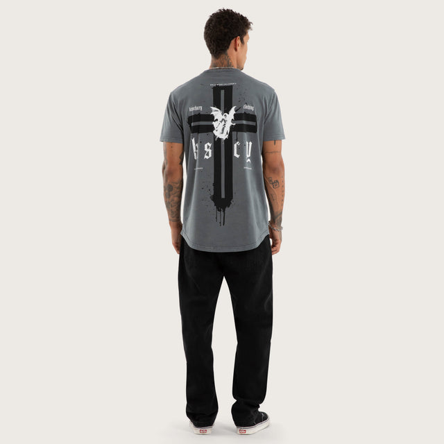 Model wears Ethereal Dual Curved Tee Pigment Dark Slate T-Shirts Grey – image 4