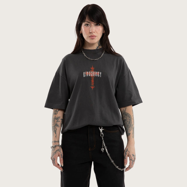 Model wears Cathartic Street Tee Pigment Black T-Shirts Black – image 8