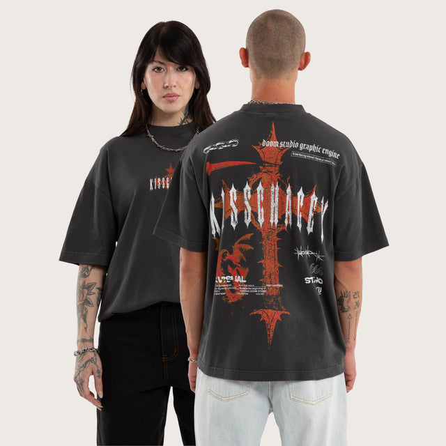 Model wears Cathartic Street Tee Pigment Black T-Shirts Black – image 1