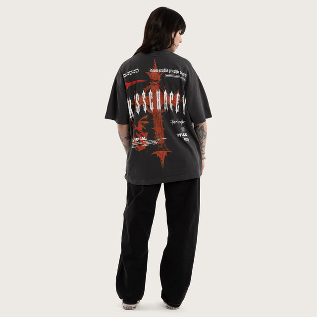 Model wears Cathartic Street Tee Pigment Black T-Shirts Black – image 6