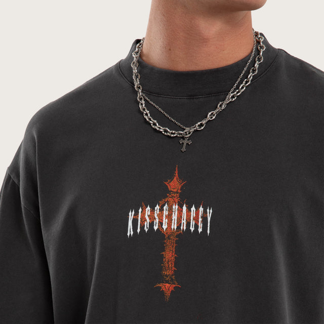 Model wears Cathartic Street Tee Pigment Black T-Shirts Black – image 7