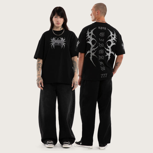 Model wears Threshold Loopback Street Tee Jet Black T-Shirts Black – image 4