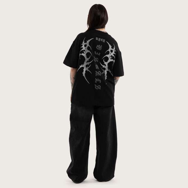 Model wears Threshold Loopback Street Tee Jet Black T-Shirts Black – image 9