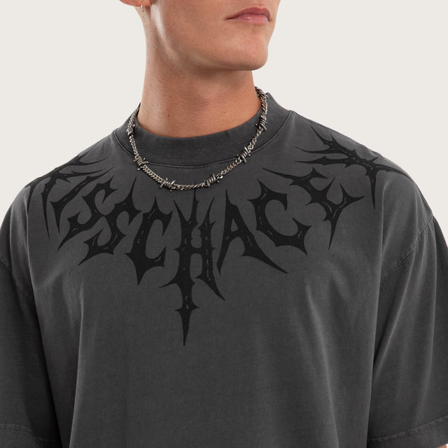 Model wears Saga Street Tee Pigment Asphalt T-Shirts Grey – image 2