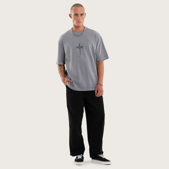 Model wears Forsaken Oversized Tee Grey T-Shirts in Grey - Image 5