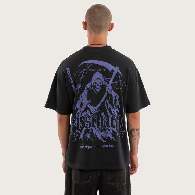 Model wears Grim Street Tee Pigment Anthracite T-Shirts in Black - Image 1