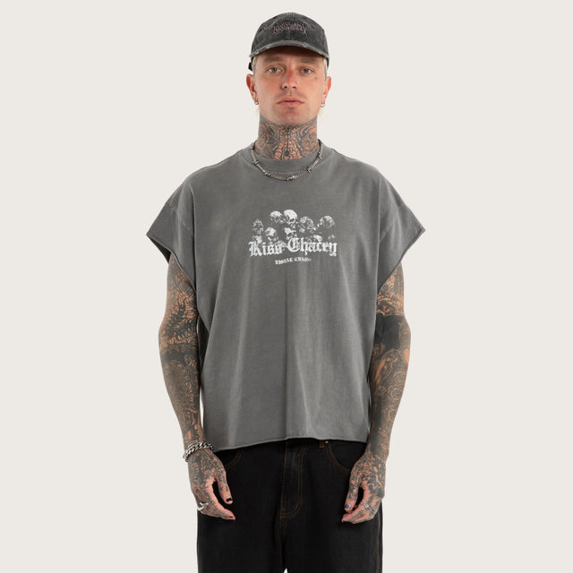 Model wears Crushed Relaxed Muscle Pigment Frost Grey Muscle Tees Grey – image 2