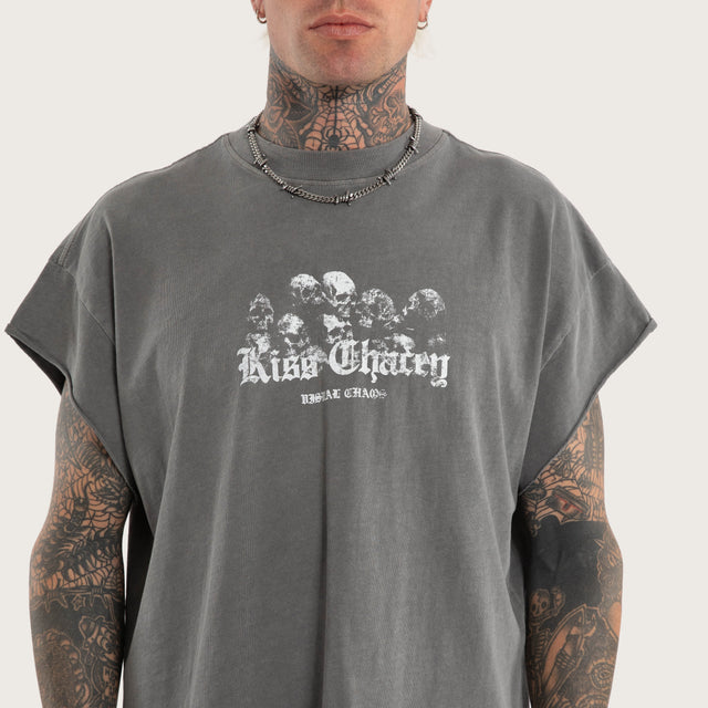 Model wears Crushed Relaxed Muscle Pigment Frost Grey Muscle Tees Grey – image 5
