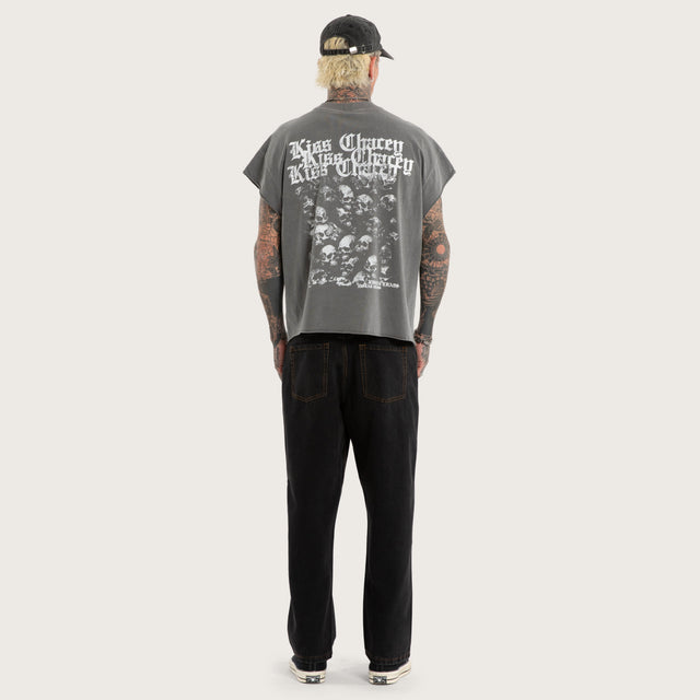 Model wears Crushed Relaxed Muscle Pigment Frost Grey Muscle Tees Grey – image 6