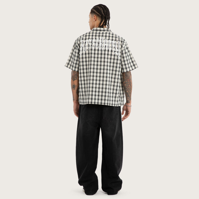 Model wears Reaper Short Sleeve Shirt Grey Check Short Sleeve Shirts in Grey - Image 4