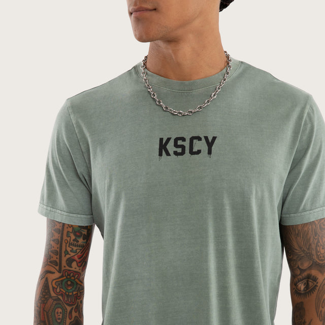 Model wears Frankie Curved Hem Tee Grey T-Shirts in Grey - Image 4