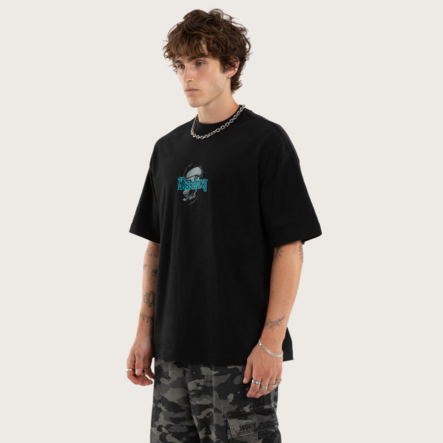 Model wears Venting Street Tee Black T-Shirts in Black - Image 3