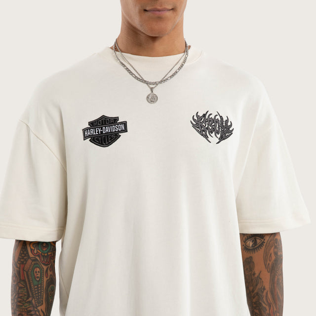 Model wears Outlaw Loopback Street Tee Tofu T-Shirts Grey – image 5
