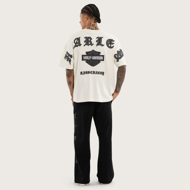 Model wears Outlaw Loopback Street Tee Tofu T-Shirts Grey – image 6