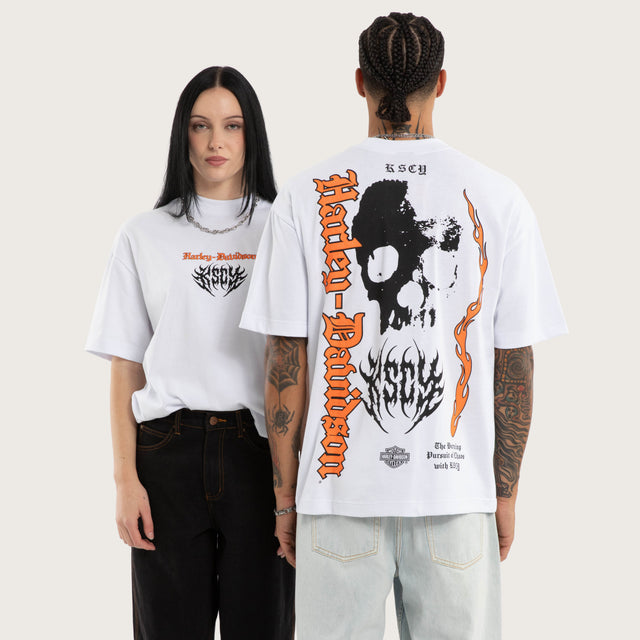 Model wears Burnout Street Tee Optical White T-Shirts White – image 1