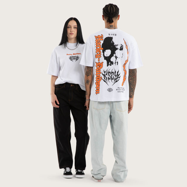 Model wears Burnout Street Tee Optical White T-Shirts White – image 2