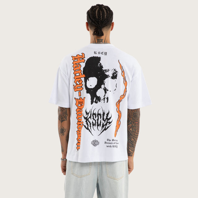 Model wears Burnout Street Tee Optical White T-Shirts White – image 5