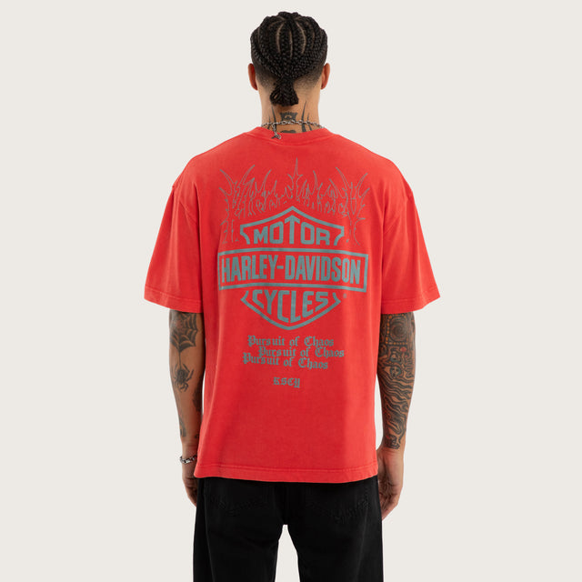 Model wears Harley-Davidson Chopper Street Tee Snow Scarlet T-Shirts in Red - Image 2