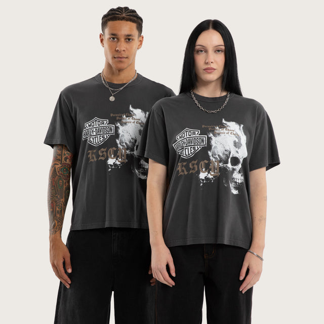 Model wears Road Rocker Tee Pigment Asphalt T-Shirts Grey – image 1