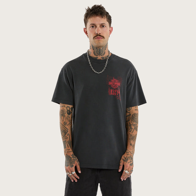 Model wears Sturgis Relaxed Tee Pigment Black T-Shirts Black – image 5