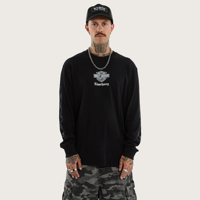 Model wears Flames LS Tee Jet Black Longsleeve T-Shirts Black – image 7