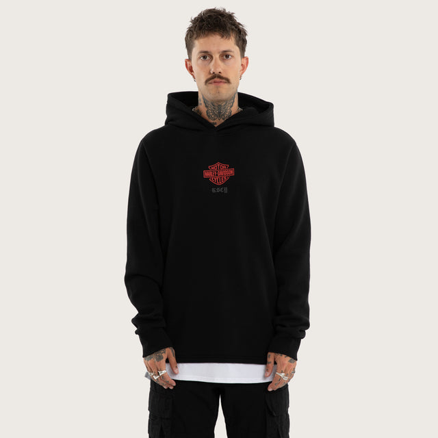 Model wears Powertrain Layered Sweater Jet Black Hoodies Black – image 1
