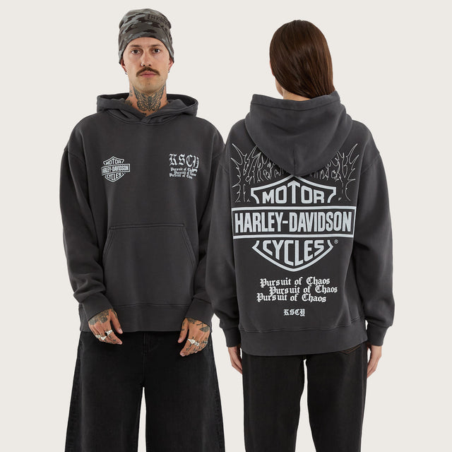 Model wears Cycles Relaxed Hoodie Pigment Jet Black Hoodies Black – image 1