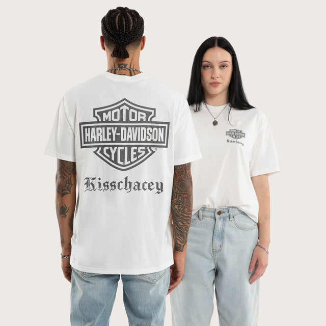 Model wears Speed Relaxed Tee Natural White T-Shirts White – image 1